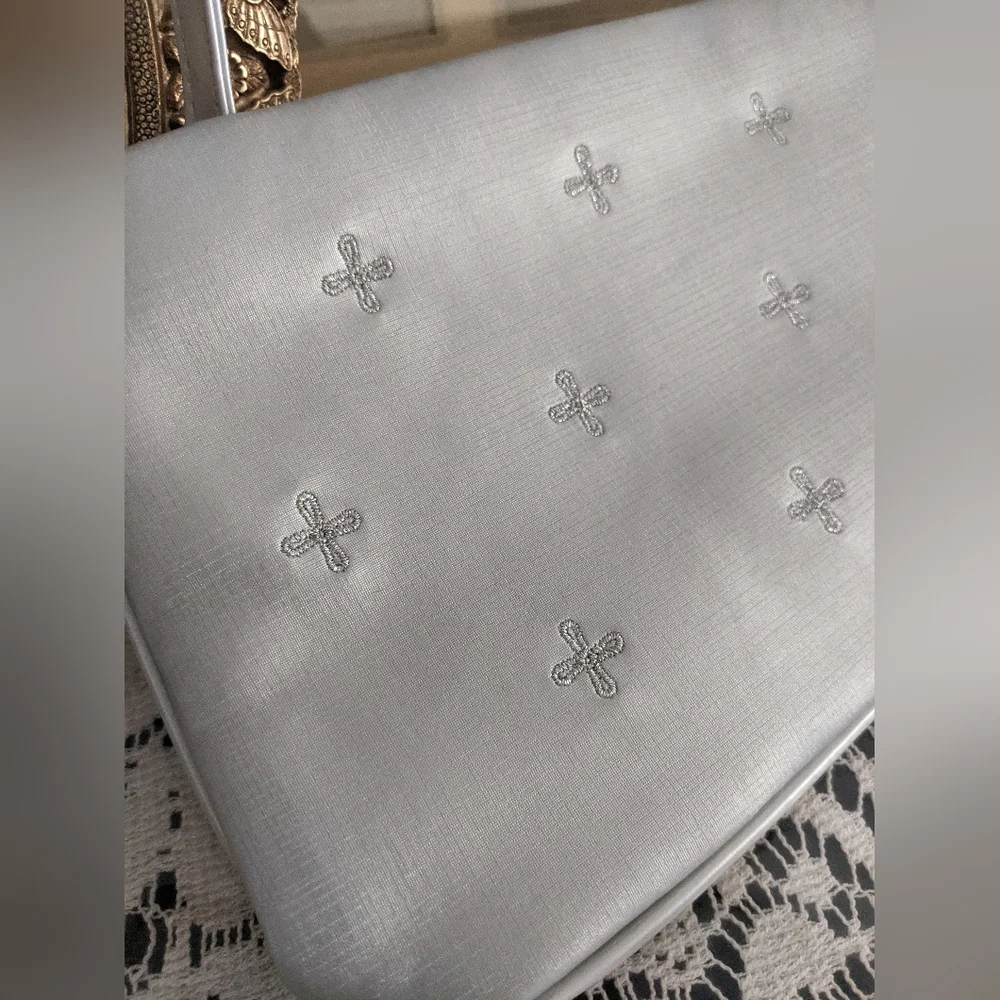 Avon Vintage Clutch Bag Purse Cosmetic Makeup Travel Silver Wedding Party